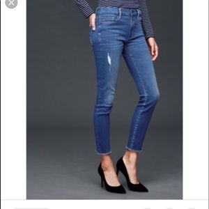 Gap distressed stretch true skinny ankle jeans